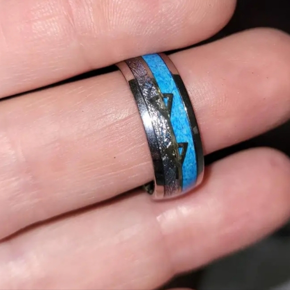 New Beautiful Turqouise 8mm Arrow Stainless Steel Ring Band. Most Sizes… - Picture 7 of 7
